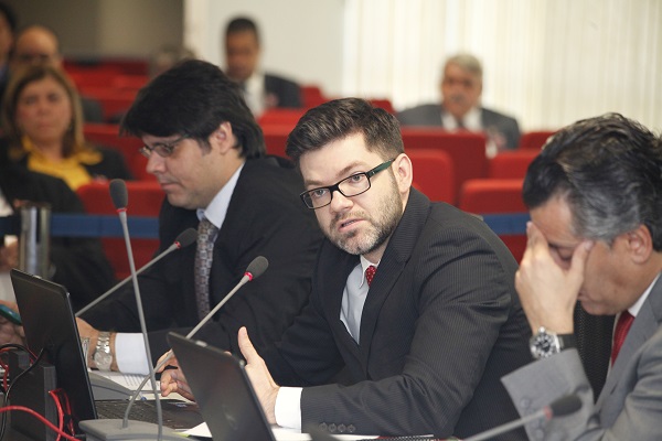 20 08 14 LIMINAR LEONARDO FARIAS