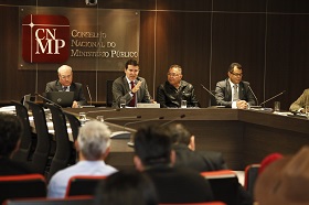 audiencia interna MG 1017