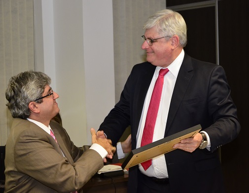 foto entrega placa RUY4187