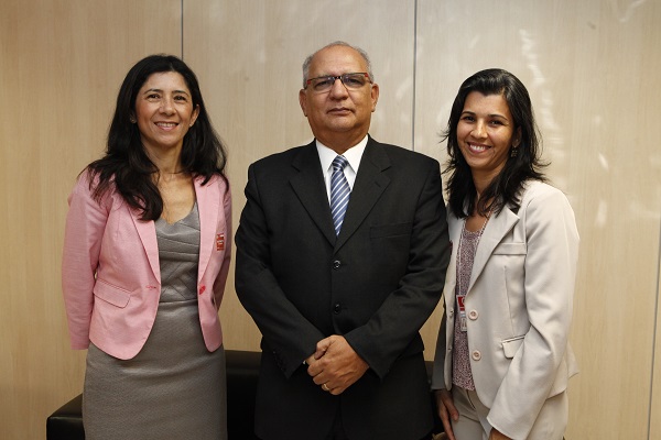 interna esdras MG 7694