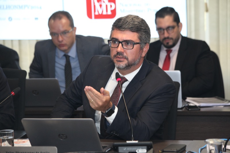 Conselheiro Valter Schuenquener