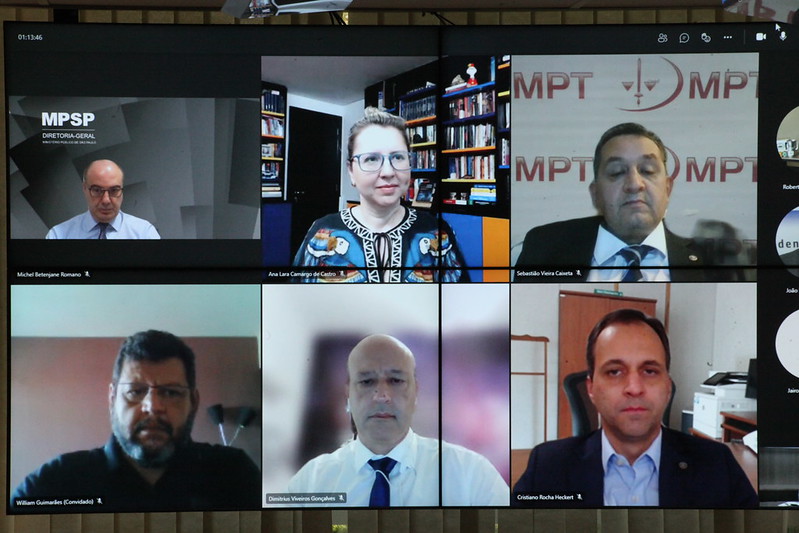 Fotografia dos participantes do evento