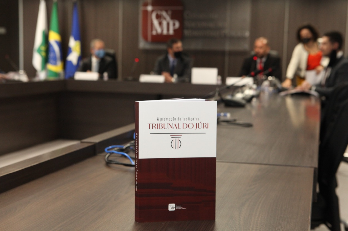 banner noticia livro tribunal juri