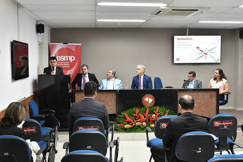 52737227686 b0747f2bf1 c