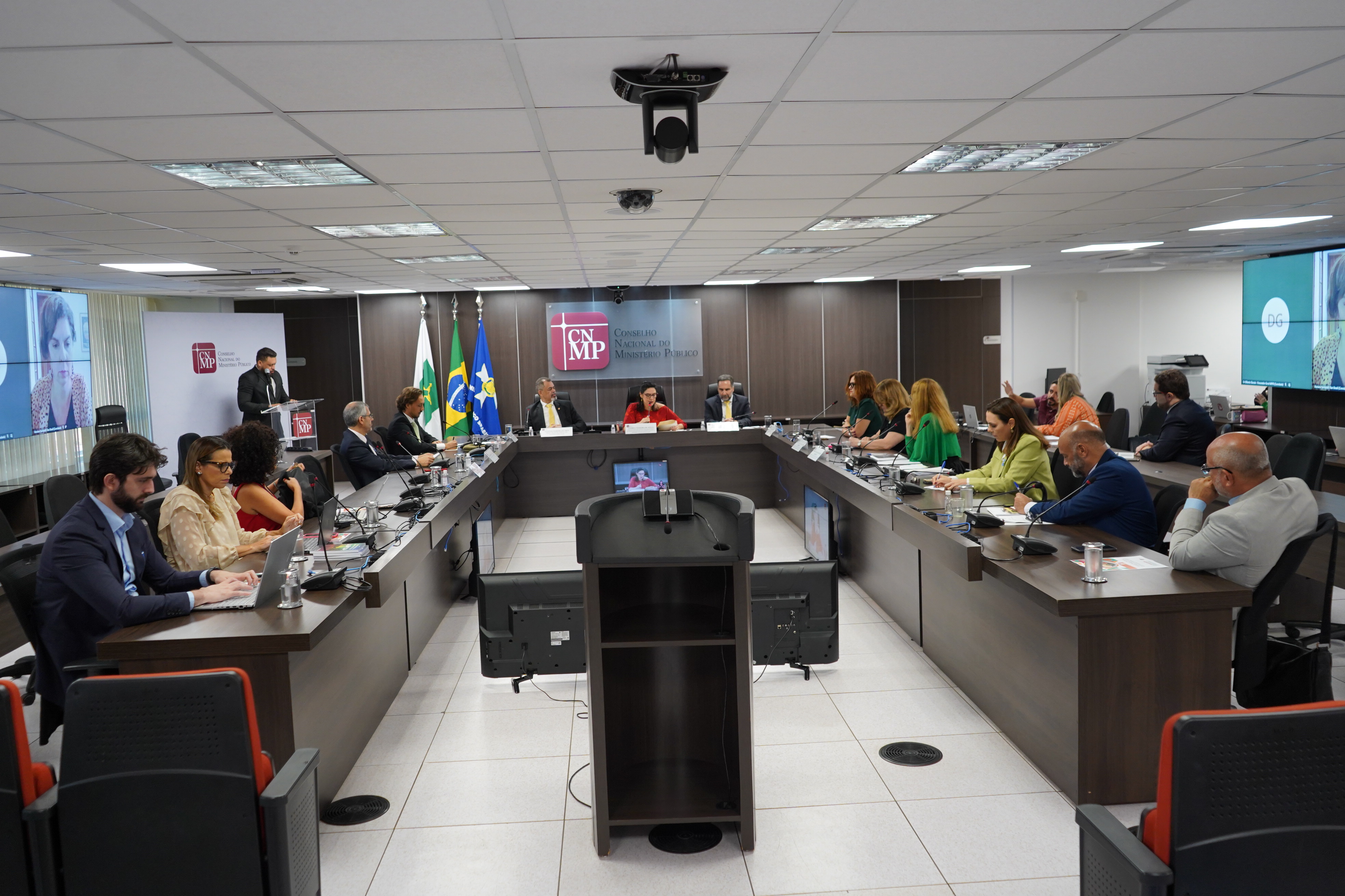 Encontro sobre alimentaçãoa dequada CNMP