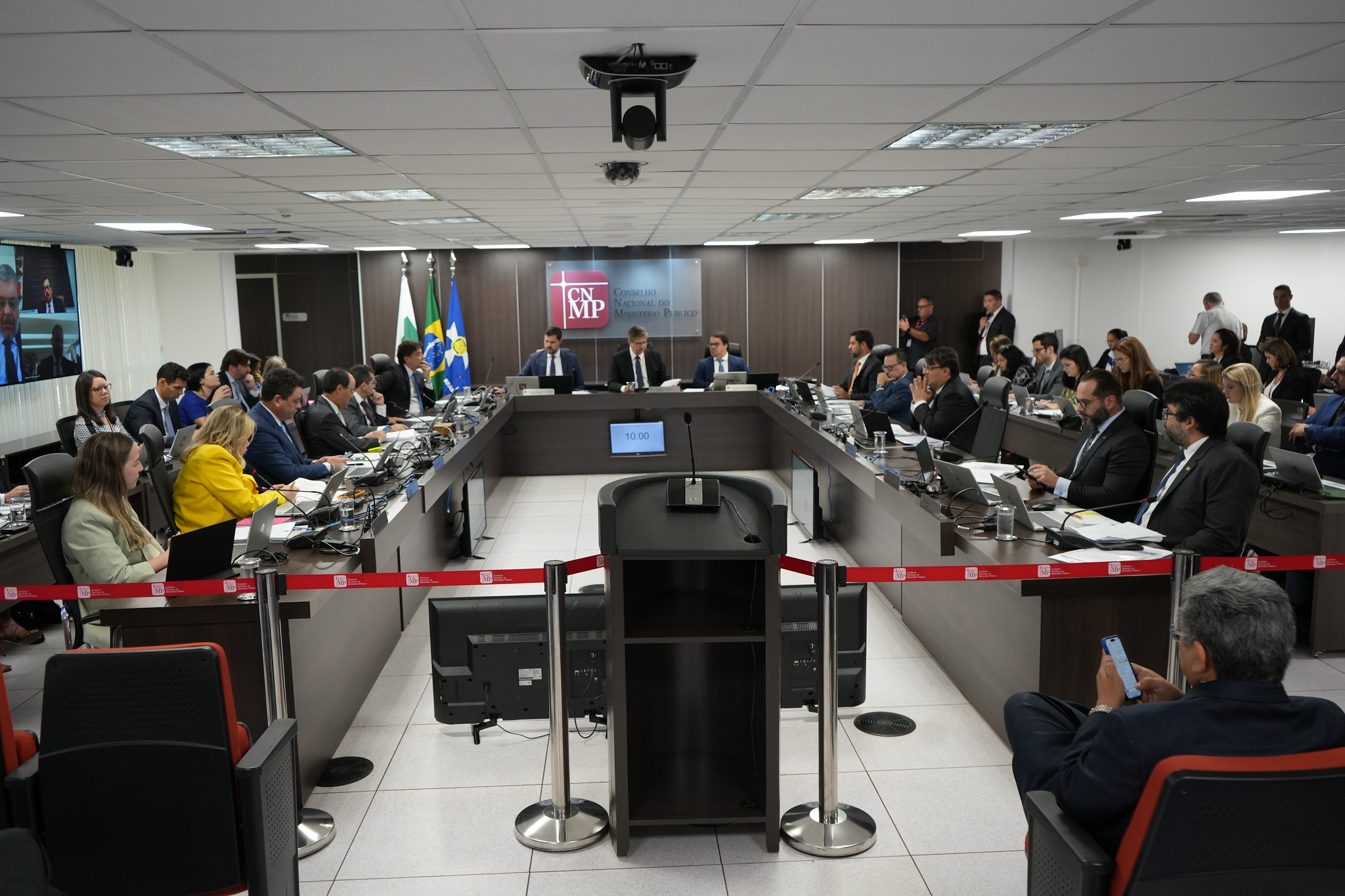 CNMP instaura processo administrativo disciplinar para apurar a conduta de promotor de Justiça de Goiás por publicar manifestações indevidas em redes sociais  