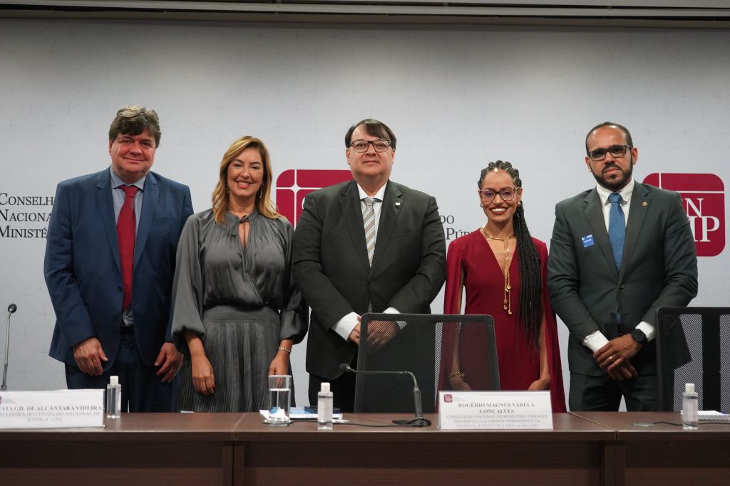 Encontro Cije mesa de abertura