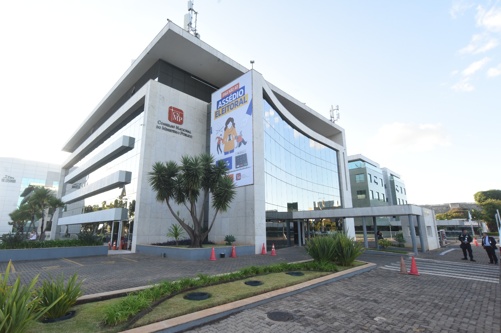 Fachada CNMP com nova empena