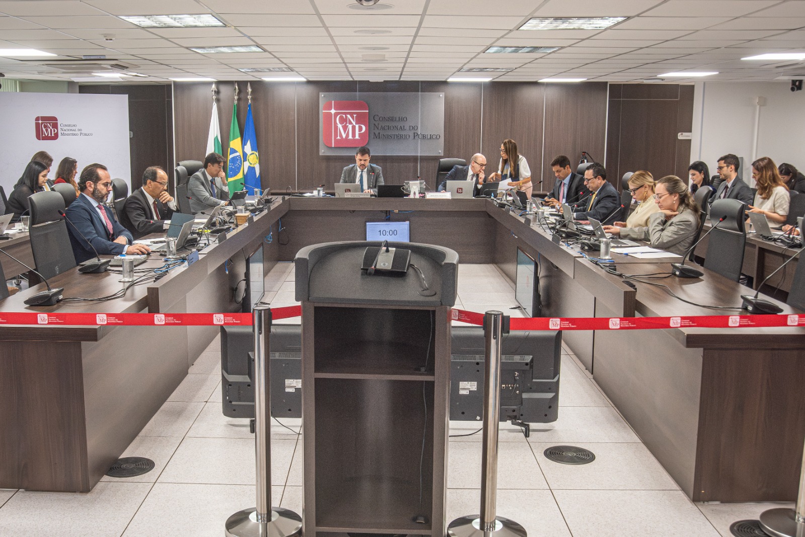 Plenário na 18 sessão ordinária