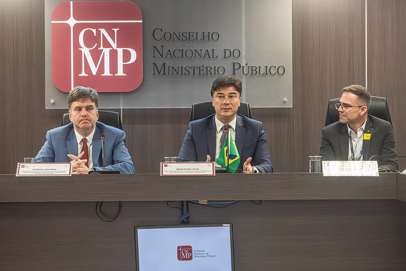 54438753827 d24a04b386 c