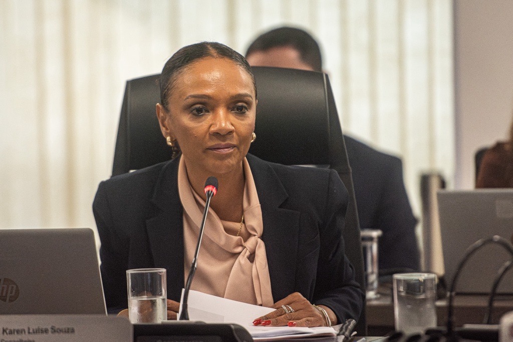 09 12 25 conselheira karen