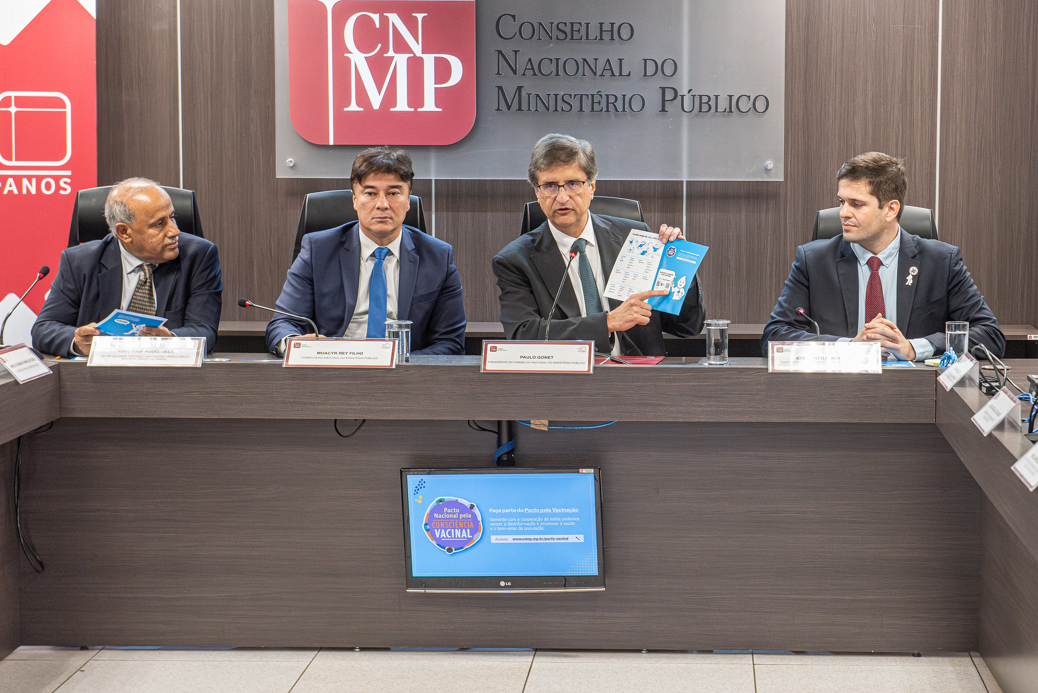 CNMP lança porta-certidão com informações sobre o calendário vacinal  