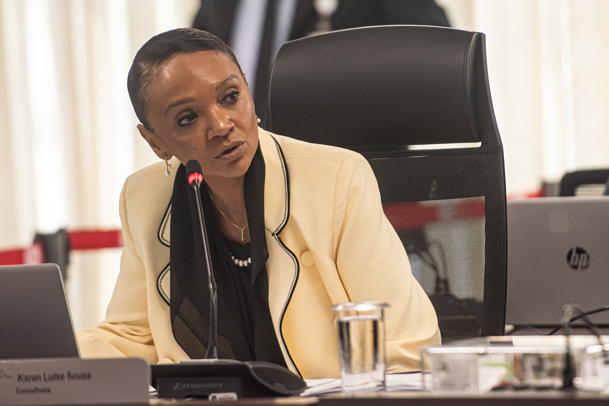 11 11 25 karen souza