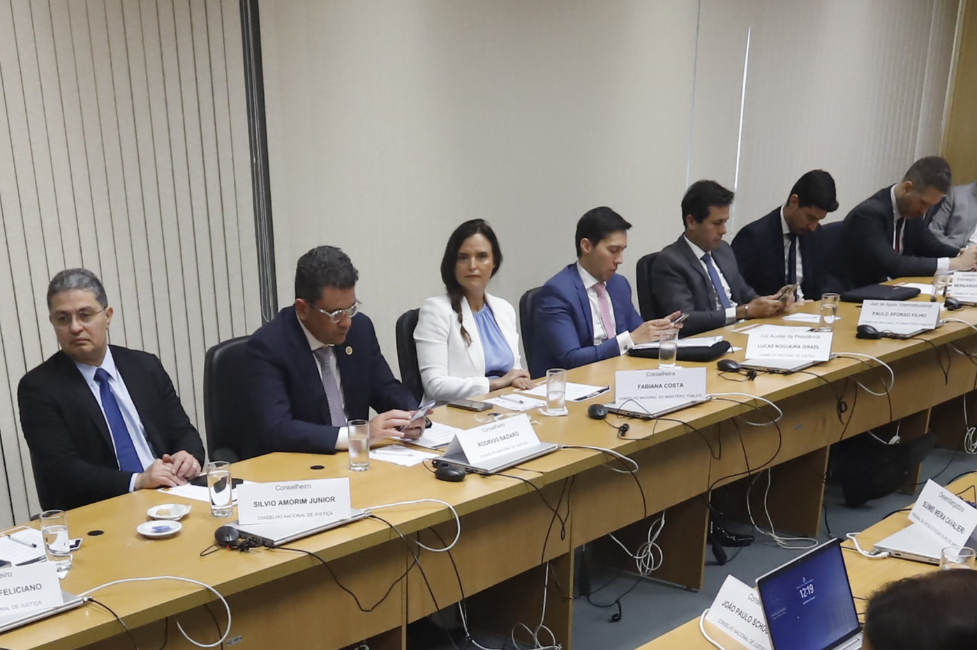 conselheira Fabiana na reuniao OCGR no TJRJ 2