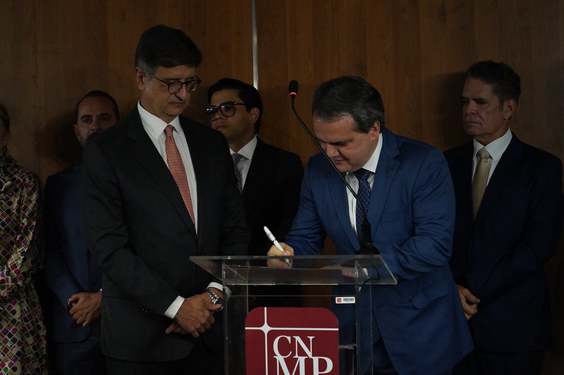 23 02 26 posse alexandre magno