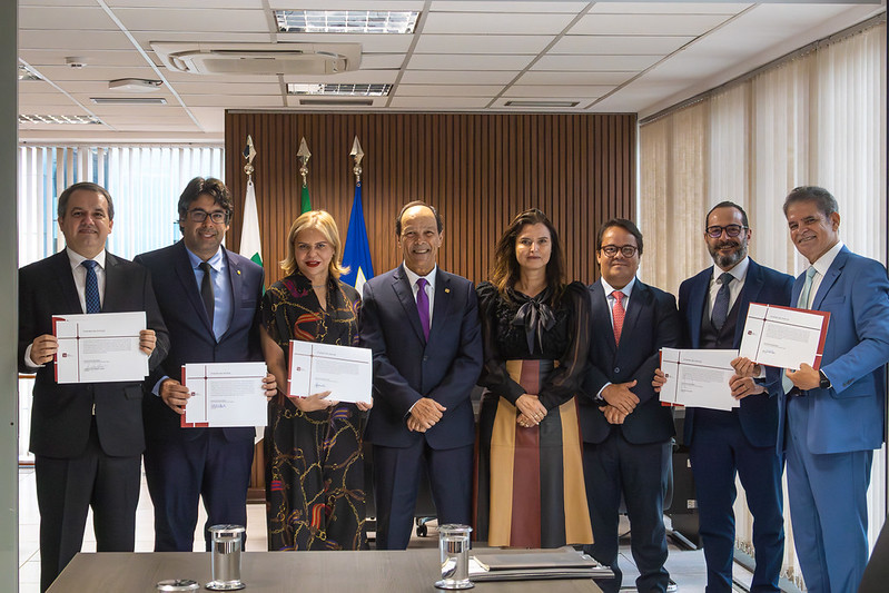 55087589999 5cb81bb8d3 c